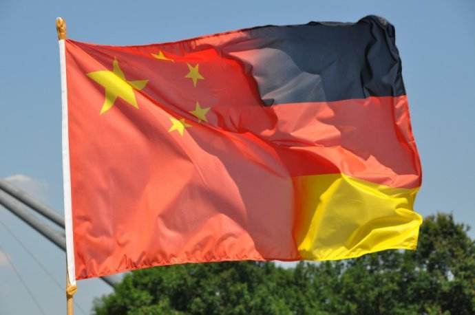 中国vs德国拔河比赛文案